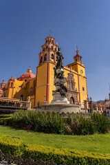Fototapeta na wymiar Beautiful view of famous Our Lady of Guanajuato Basilica.