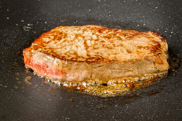 高級グリルステーキ Thick cut luxury fresh beef steak