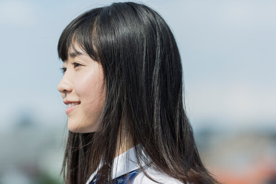 笑顔の女子学生