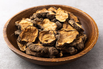 Cut, roasted and dried Jerusalem artichoke