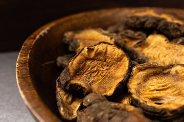 Cut, roasted and dried Jerusalem artichoke