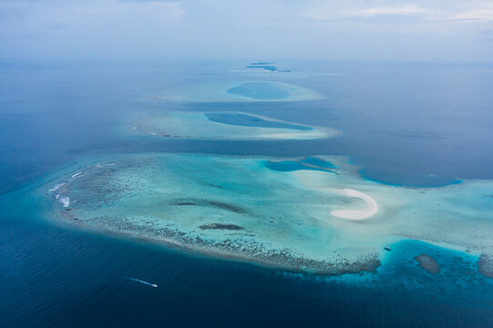 Aerial view of Banco de Areia Topzera and Felidhu Atoll on Maldives archipelagos.