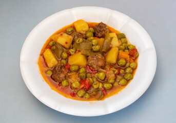 Turkish Food Meaty Green Pea Stew - Stewed Meat Etli Bezelye.