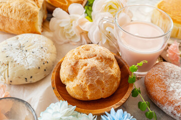 シュークリームとパンいろいろ