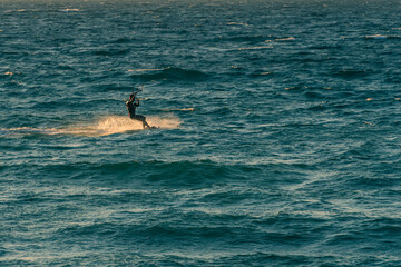 Surfer na Morzu Egejskim