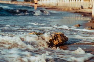 Kamień na brzegu morza