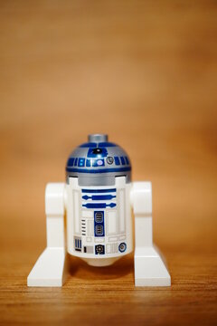 Lego Star Wars R2D2 robot