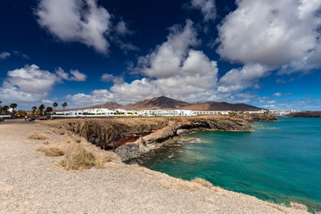 Krajobraz morski. Relaks i wypoczynek na wyspach kanaryjskich, Lanzarote	 - obrazy, fototapety, plakaty