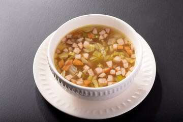 きざみ野菜のコンソメスープ