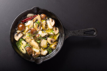 つぶ貝のアヒージョ