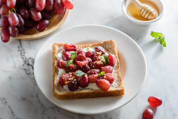 sandwich with yogurt and fruit