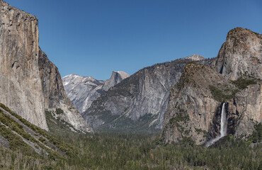 Fototapeta na wymiar Tunnel View at Yosemite NP