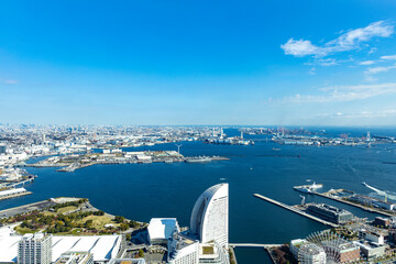 横浜ランドマークタワーからの横浜港の景色