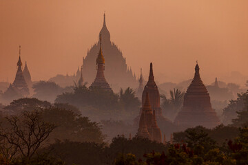 Temple and Pagodas of Bagan in Myanmar	 - obrazy, fototapety, plakaty
