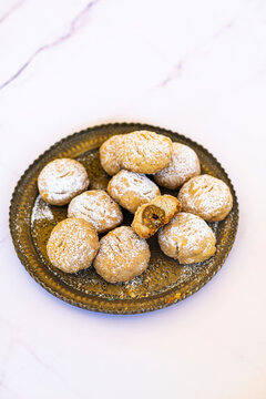 Kahk - small circular biscuit eaten across the arab world to celebrate eid al-fitr and easter