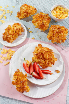 Quick cookies made of corn flakes and condensed milk