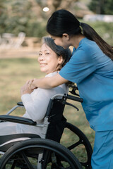 Obraz premium asian senior patient with female nurse.
