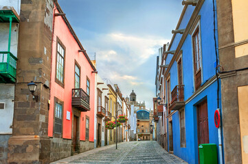Fototapeta na wymiar View of scenic pedestrian street in old district Vegueta. Las Palmas. Gran Canaria, Spain