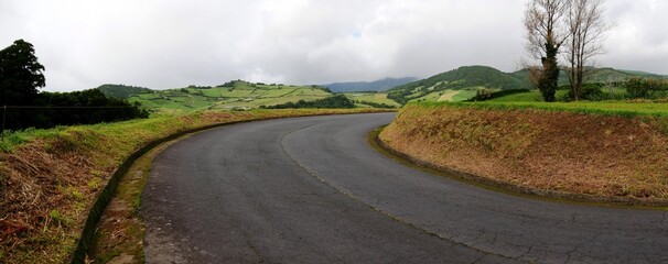 Photo panoramique de la route de Faial da Terra sur l'île de Sao Miguel dans l'archipel des Açores au Portugal Europe