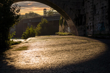 Matin d'automne le long du Tibre à Rome