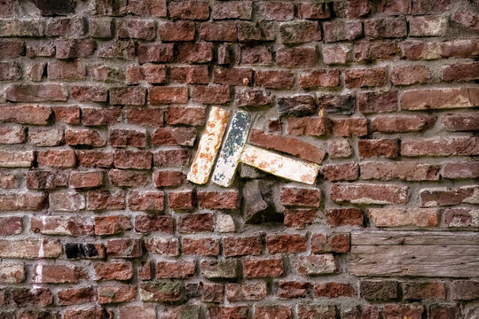 Symbolic Hammer in Romanian Wall