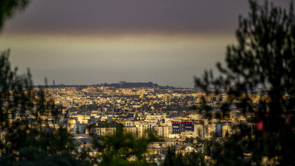 Vue sur la ville de Tunis au coucher du soleil