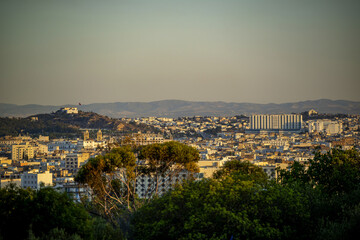 Vue sur la ville de Tunis au coucher du soleil