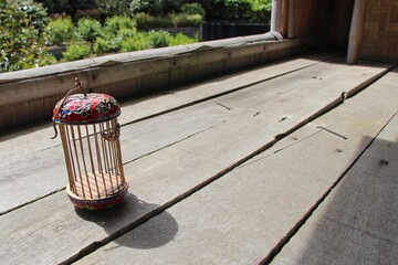 chinese cricket cage in a park in france