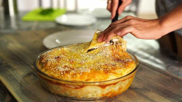 Premium Photo  Traditional savory pie kurnik with chicken