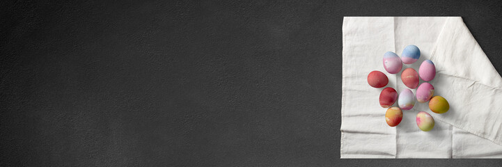 frühlingshafte Osterzeit / Banner / Textfreiraum