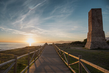 Atardeceres sobre una playa del sur de Málaga en Cabopino Marbella.