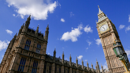 Fototapeta na wymiar Wide shot of the Big Ben in London, United Kingdom