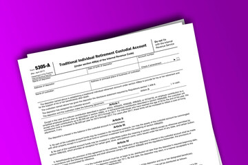 Obraz premium Form 5305-A documentation published IRS USA 09.16.2017. American tax document on colored