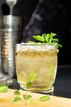 Disfruta del sabor fresco del Mint Julep