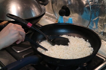 Cook the noodles in a pan
