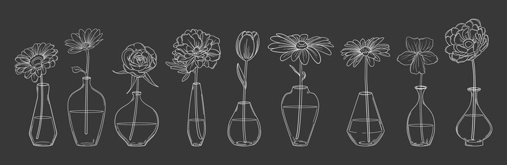 黒板風　繊細な線画の花を生けた一輪挿しの花瓶セット　ベクター素材