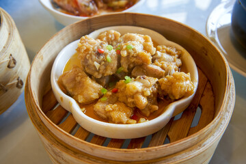 A classic and delicious Cantonese morning tea, steamed pork ribs with garlic