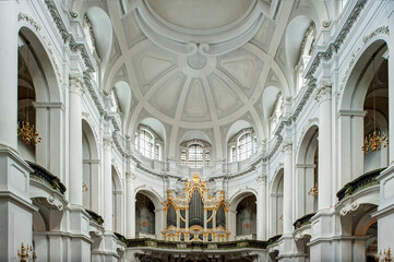 Fototapeta na wymiar Hofkirche in Dresden