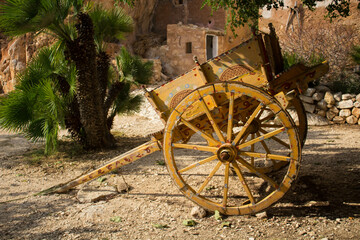 Fototapeta na wymiar Sicilian cart for the transport of people and things typical of the Sicily region in Italy 
