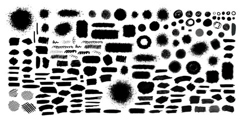 Gran colección de trazos vectoriales, trazos reales hechos a mano con formas y texturas variadas; formas circulares, texturas con spray, trazos de pincel y acuarela en color negro - obrazy, fototapety, plakaty