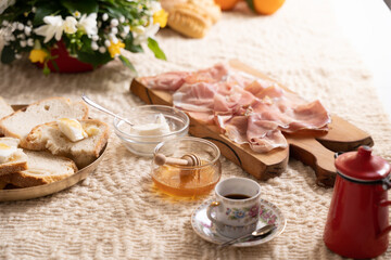 italian, Sardinian Breakfast.
Colazione Sarda e Italiana