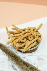 Kue akar kelapa khas indonesia