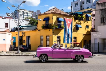 Fototapeten Havanna Pink Old Car  © Alex Mihailescu