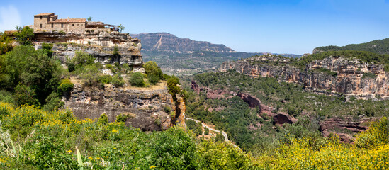 Panoramic photograph of the location of the town of Siurana, on top of the mountain, Tarragona, Spain - obrazy, fototapety, plakaty