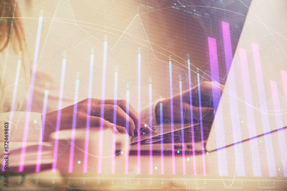 Poster double exposure of woman hands working on computer and forex graph hologram drawing. financial analy