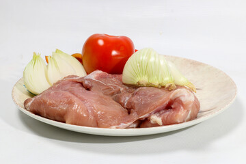 platos de verduras y carne cruda