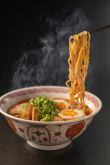 熱々の美味しいラーメン