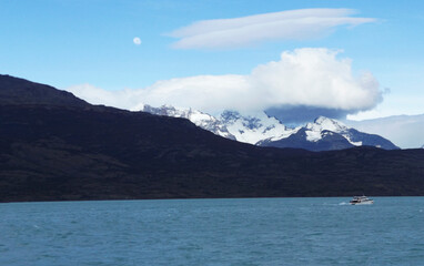 lake in the mountains with sky in Calafate