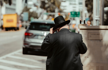 old jew with black hat Miami Beach 