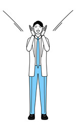 口に手を当てて呼び込みをする白衣を着た男性医師
